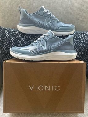 VIONIC 9 Hayward Blue Slip On Walking Sneaker Shoe 9M New in Box